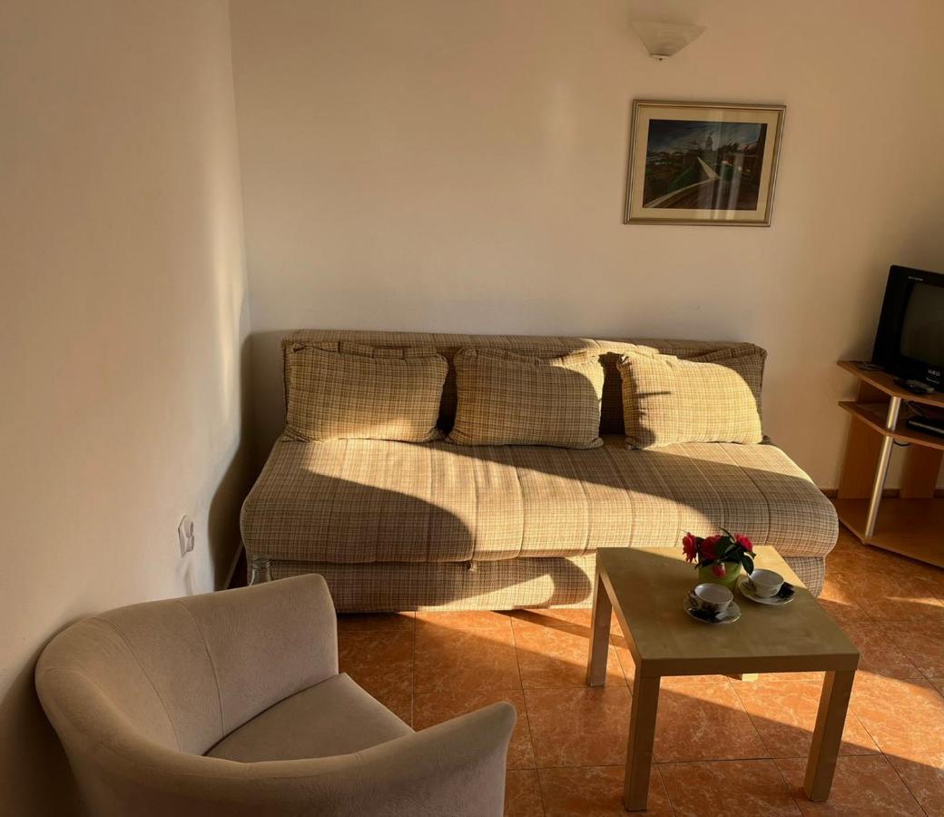 Apartments And Room Mv Petrovazzo Esterno foto