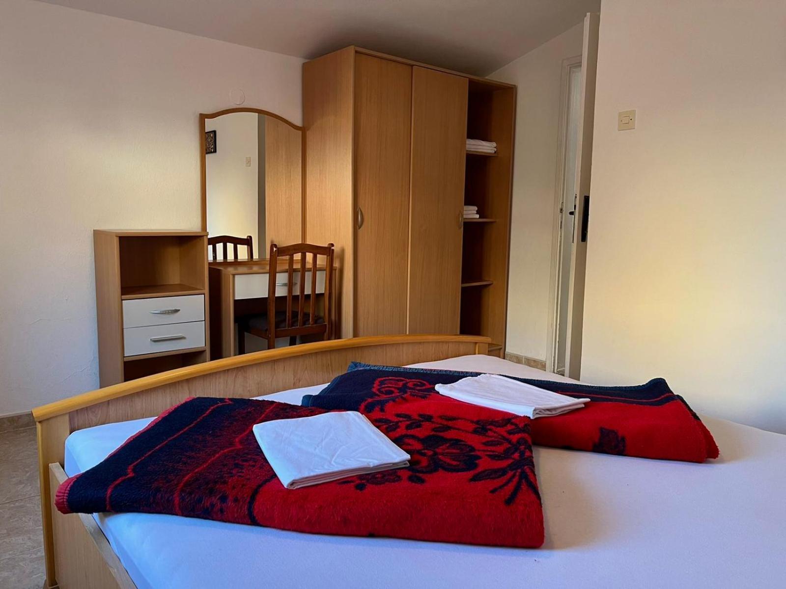 Apartments And Room Mv Petrovazzo Esterno foto